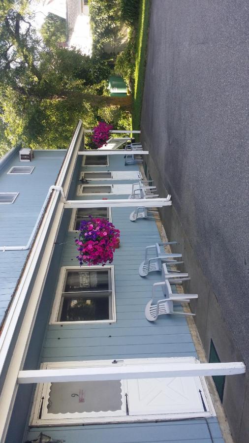 Inn Between The Beaches & Villager York Esterno foto