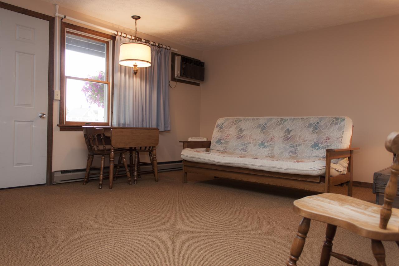 Inn Between The Beaches & Villager York Esterno foto