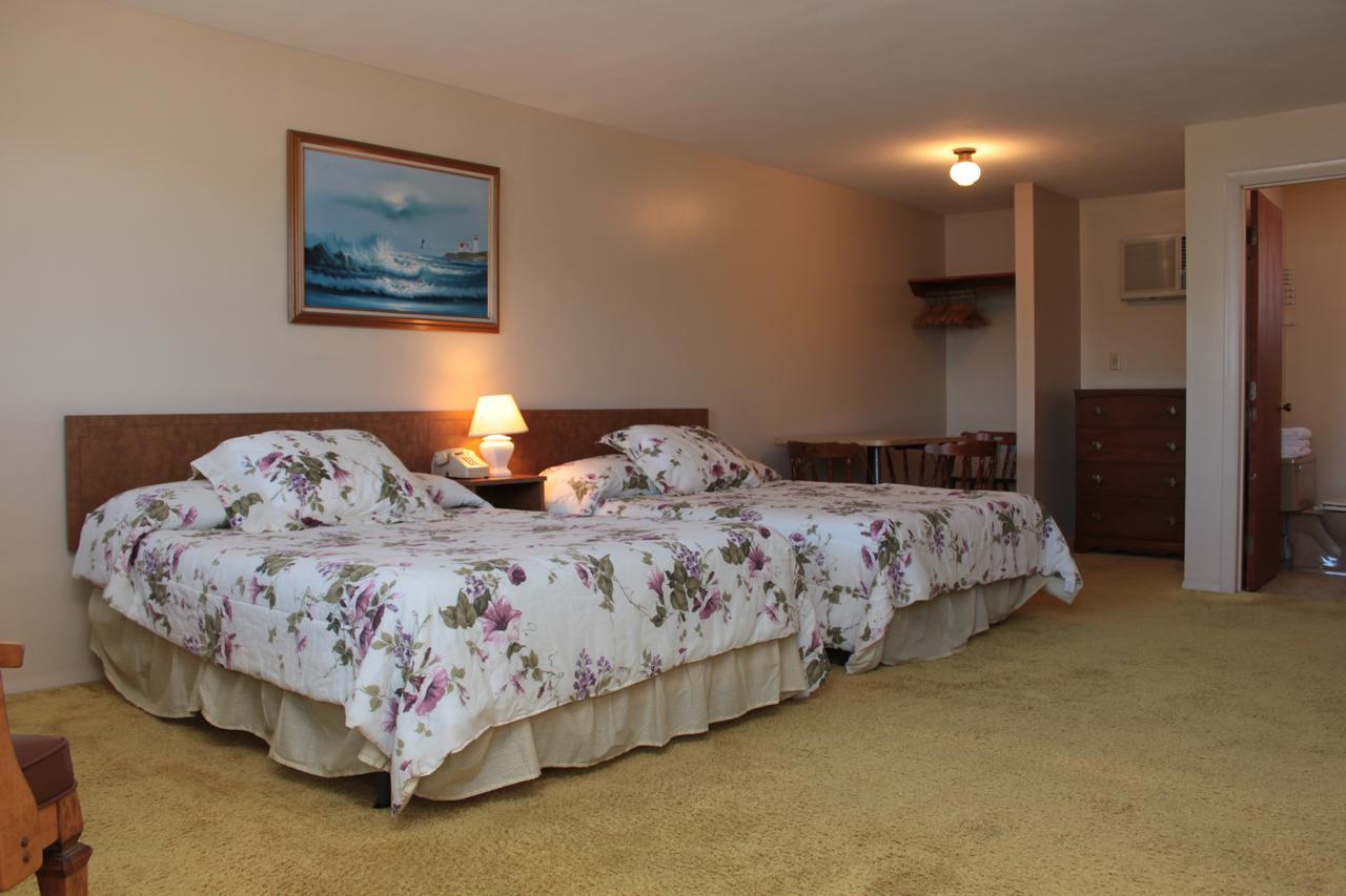 Inn Between The Beaches & Villager York Esterno foto