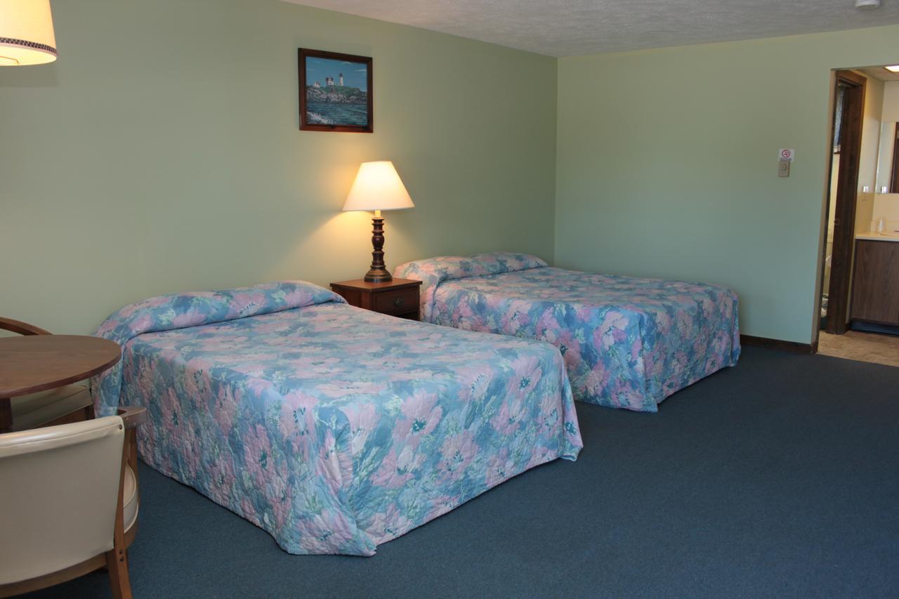 Inn Between The Beaches & Villager York Esterno foto